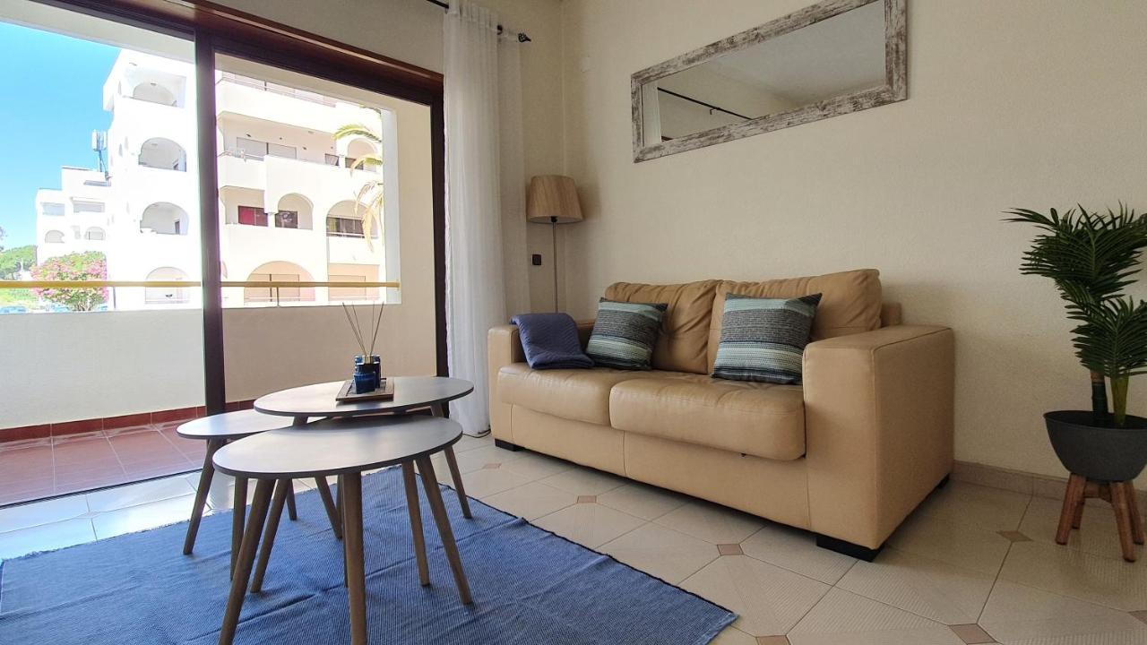 Casa Angela, 180M From The Beach بورش المظهر الخارجي الصورة