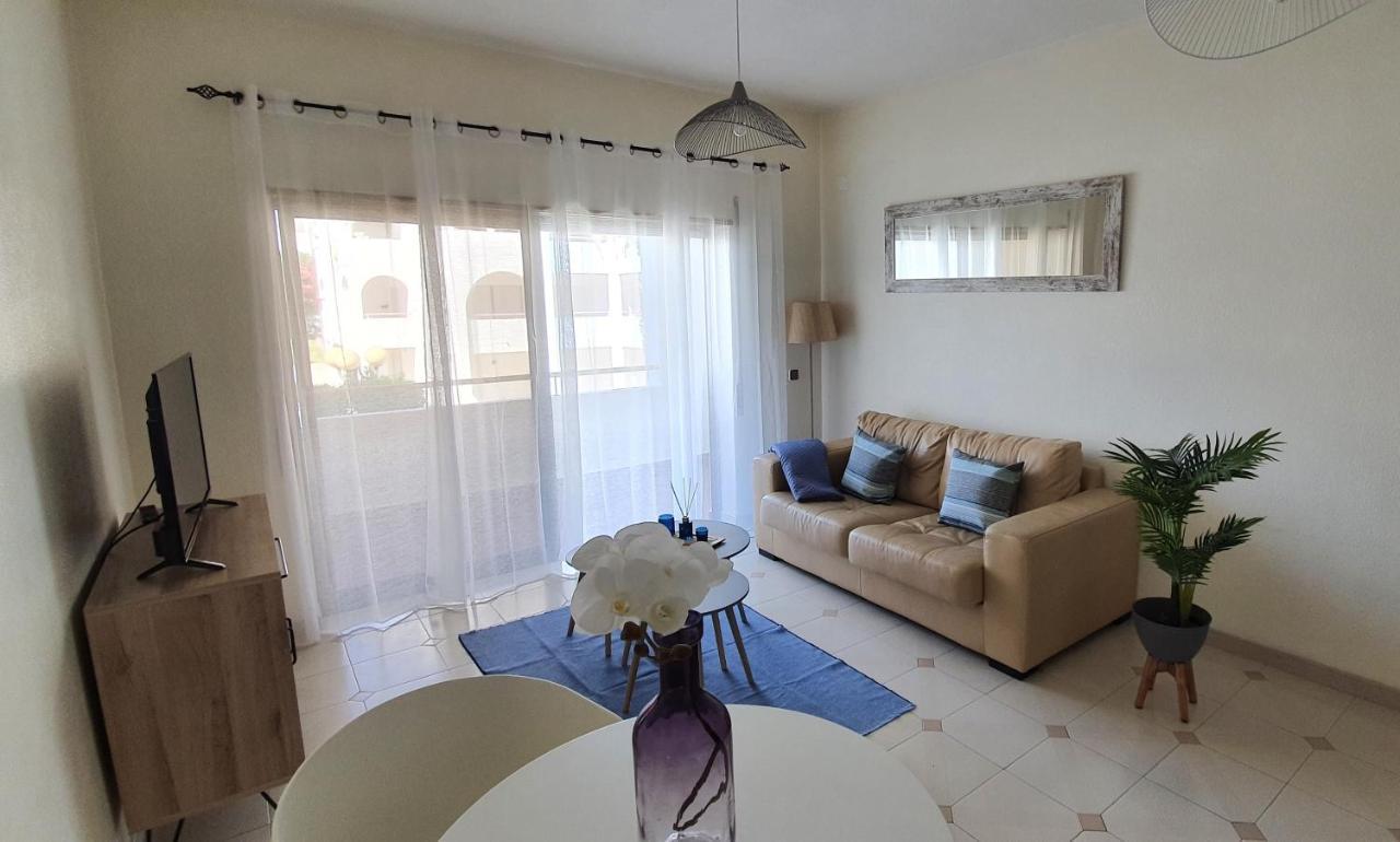 Casa Angela, 180M From The Beach بورش المظهر الخارجي الصورة