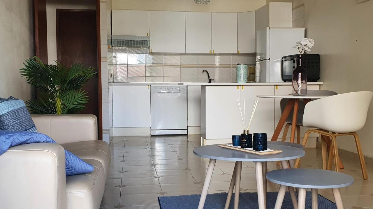 Casa Angela, 180M From The Beach بورش المظهر الخارجي الصورة